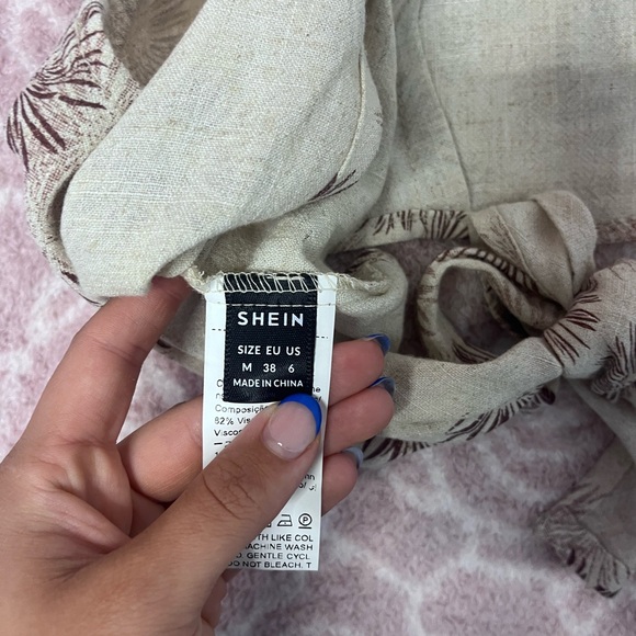 Shein, Medium, Cream - Picture 2 of 3